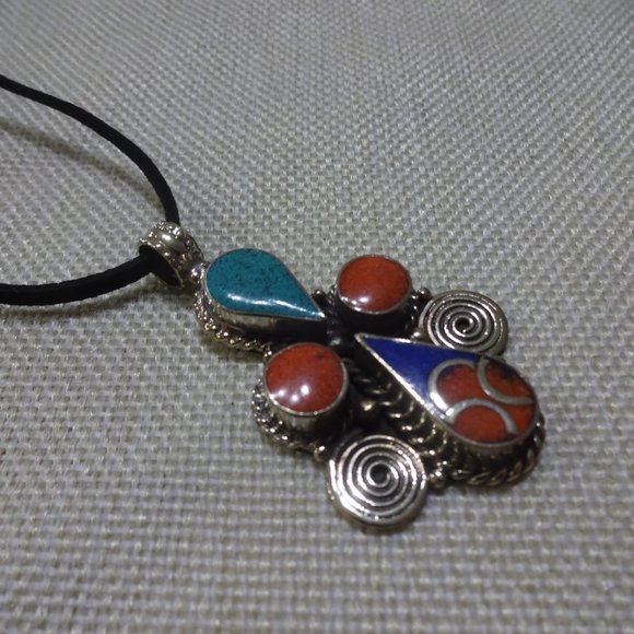 Tribal "RED CORAL, TURQUOISE & LAPIS" Handmade  Sterling Pendant/Black Leather - Picture 3 of 3